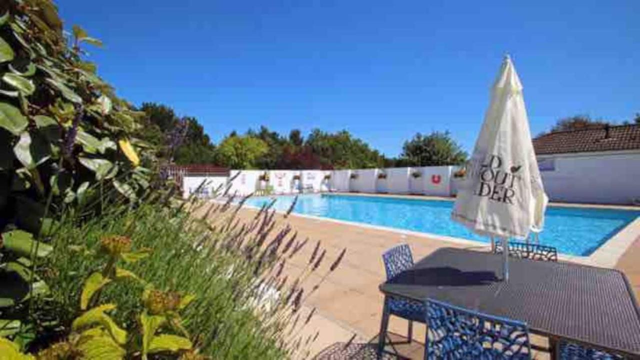New Forest Retreat Shorefield Country Park Lymington Bagian luar foto