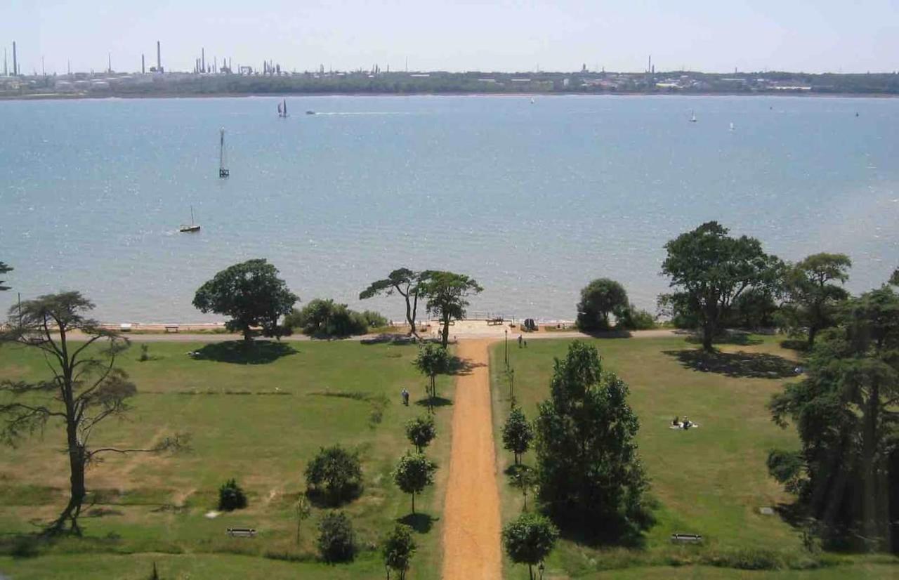 New Forest Retreat Shorefield Country Park Lymington Bagian luar foto